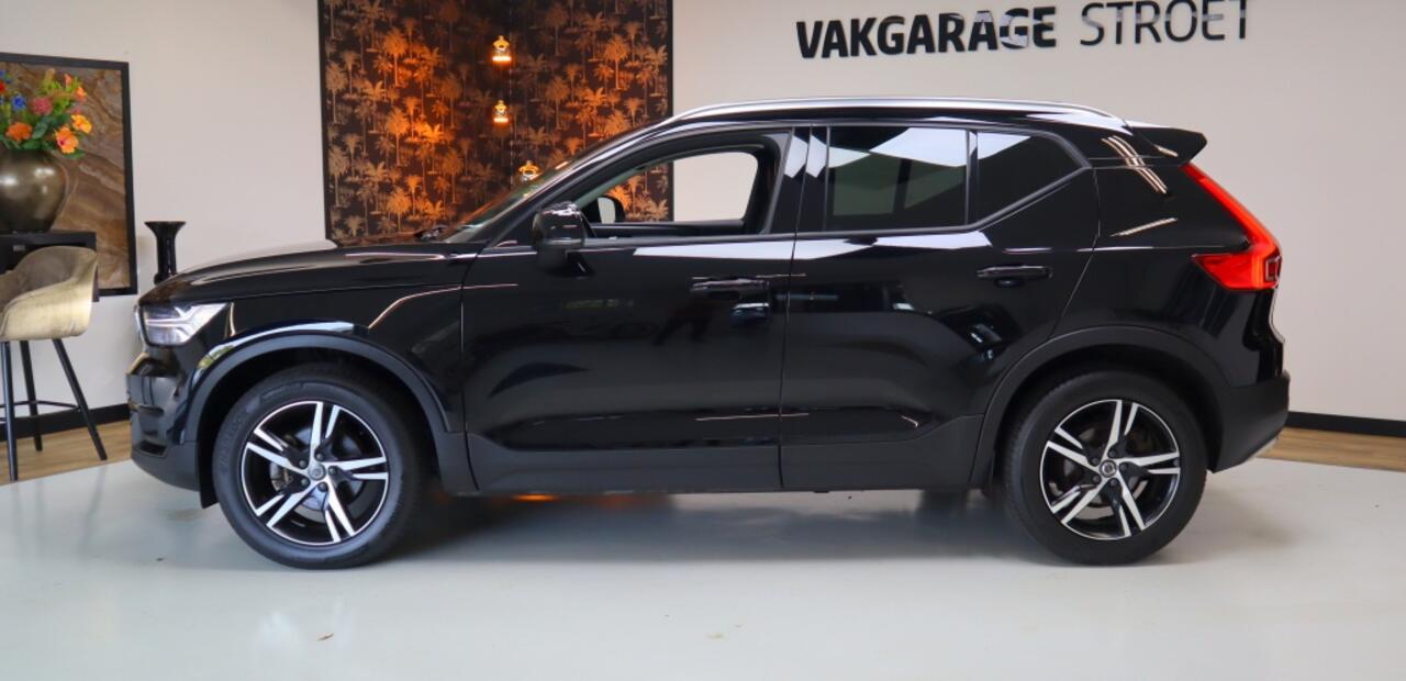 Volvo XC40 1.5 T3 Momentum | camera | cruise | navi | dealer o.h. | oh.boek