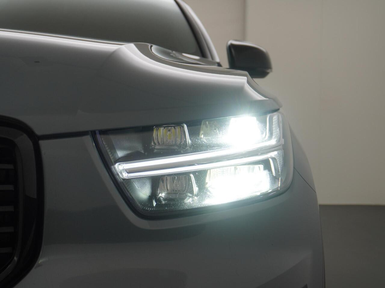 Volvo XC40 1.5 T4 Recharge R-Design 20inch/Sportstoelen-Leder/Harman Kardon etc.