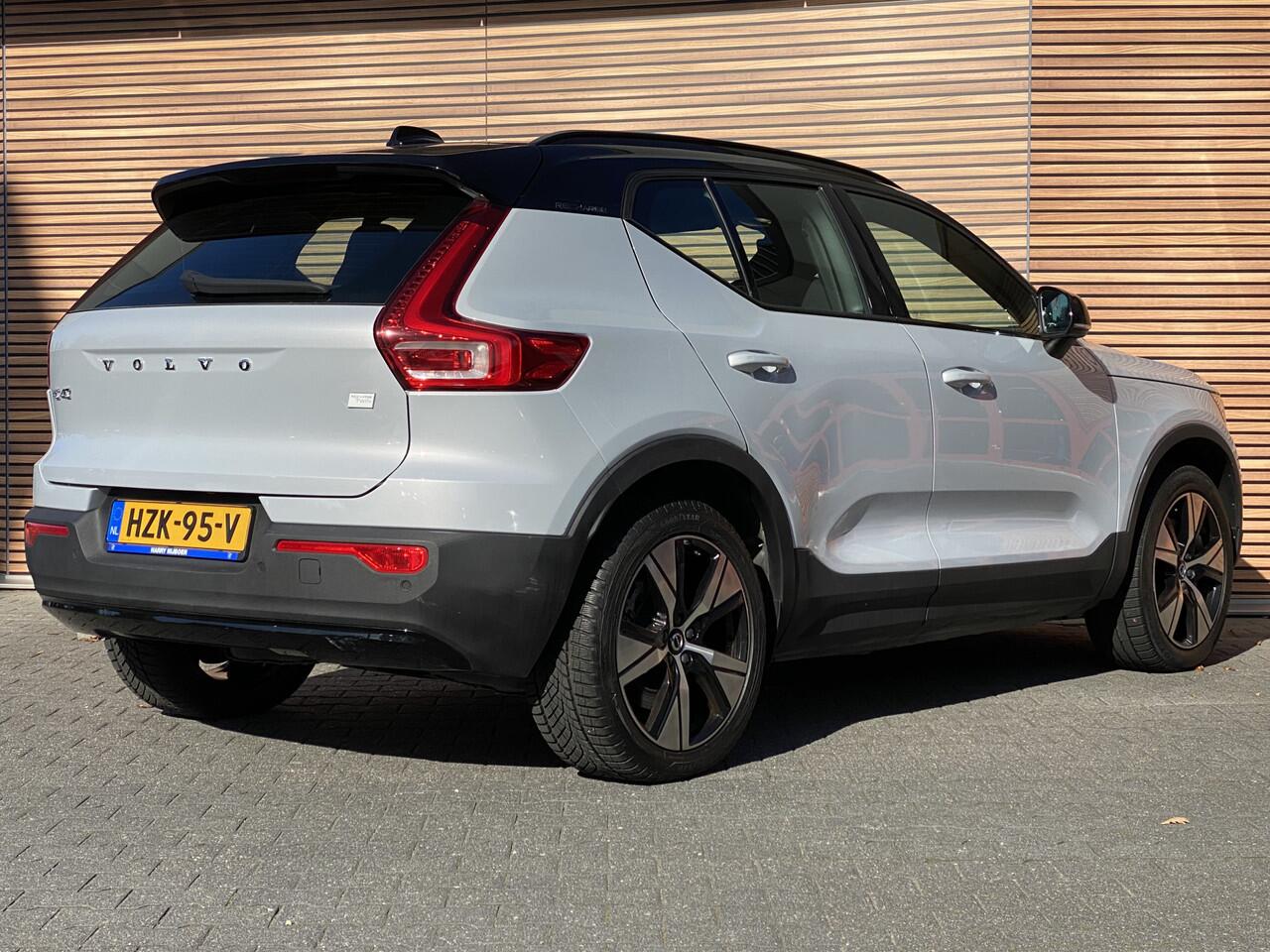 Volvo XC40 Recharge P8 AWD R-Design Camera / Stoel/stuur verwarming / Navigatie