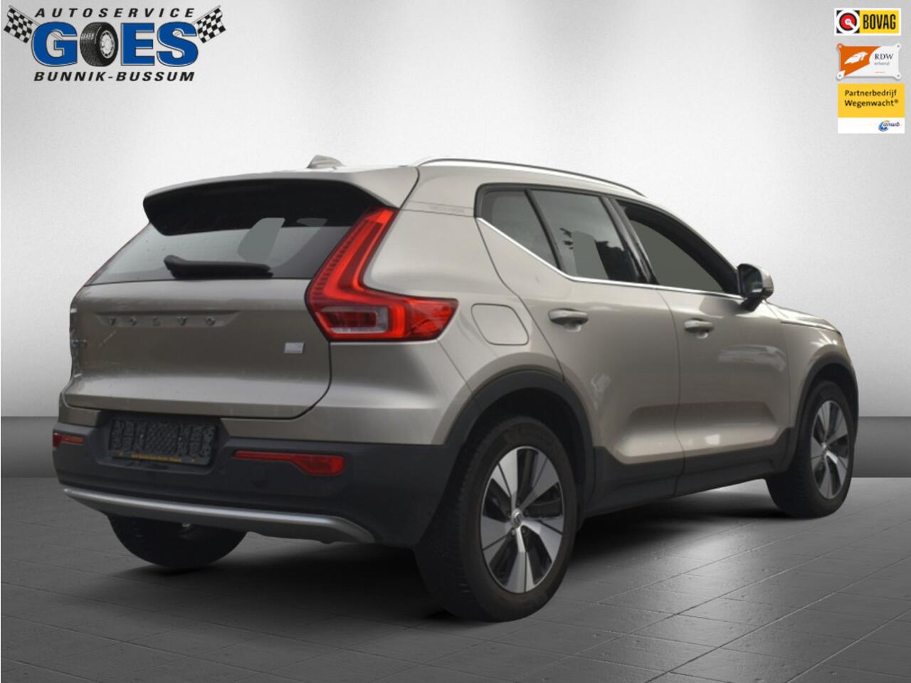 Volvo XC40 Core Recharge Plug-In Hybrid 2WD