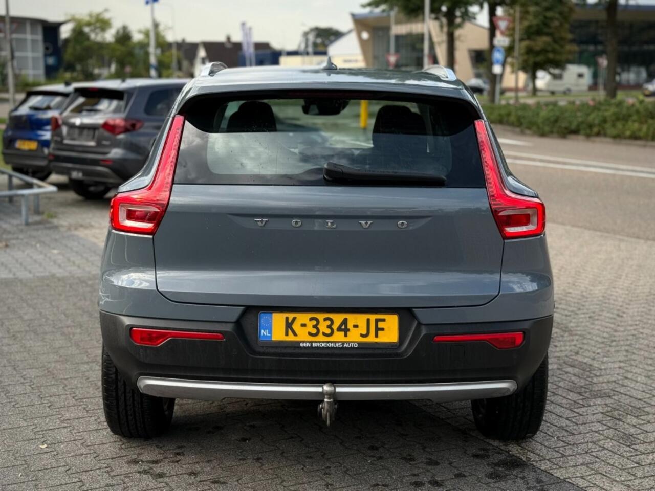 Volvo XC40 1.5 T2 MOMENTUM TREKHAAK LED STOEL/STUUR VERW. ADD CRUISE