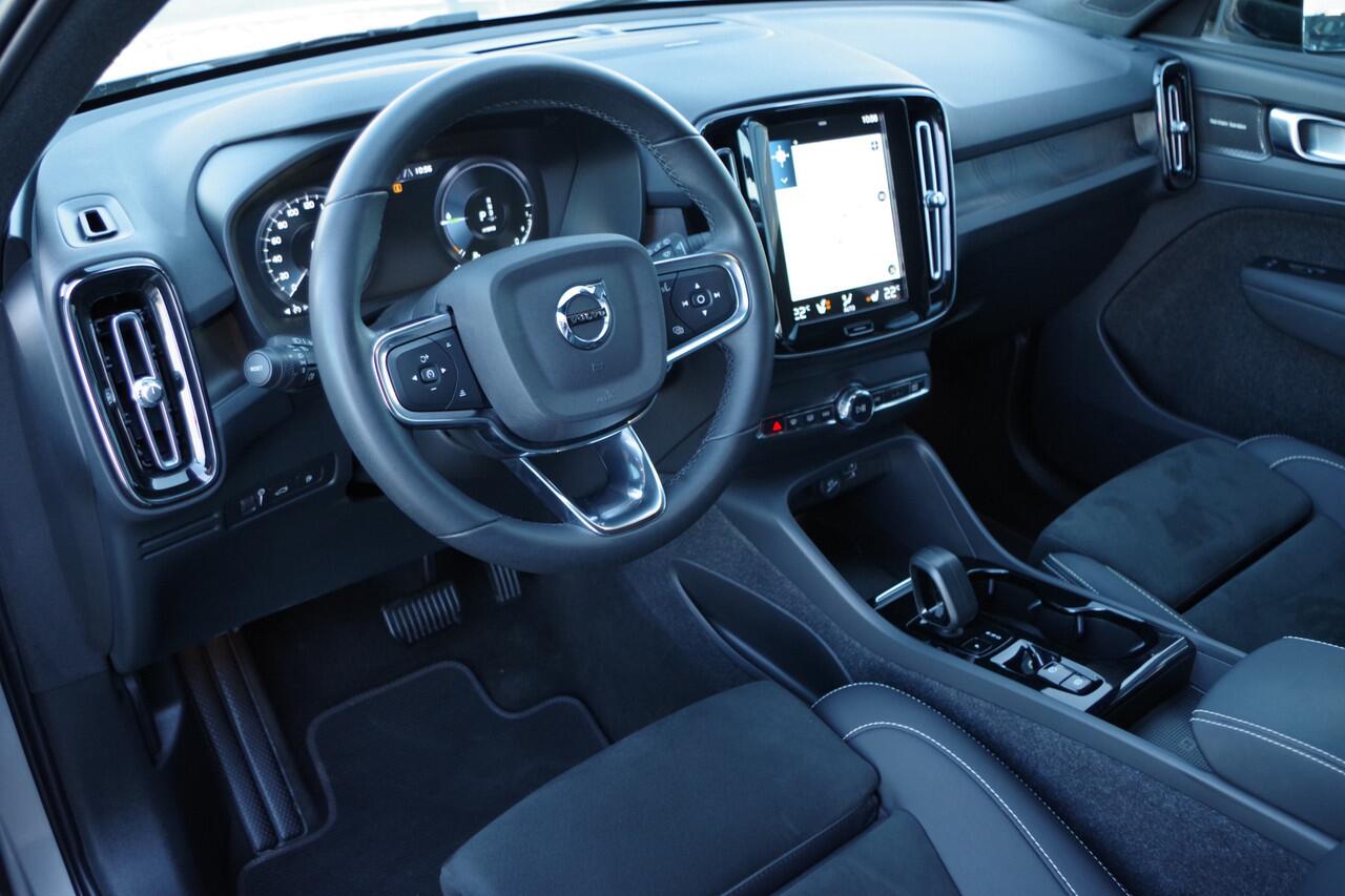 Volvo XC40 1.5 T5 262 PK Plug-In Hybrid Plus Dark, Leder-Alcantara, Harman/Kardon Sound, Winterpakket