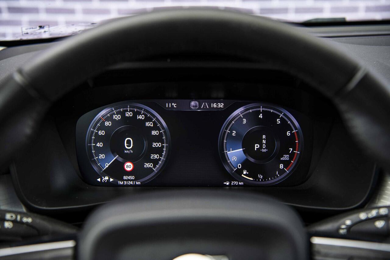 Volvo XC40 1.5 T2 Business Pro | Power Seats | Stoel en Stuurverwarming | Adaptieve Cruise Control | Dode Hoek Detectie | Parkeer Camera |