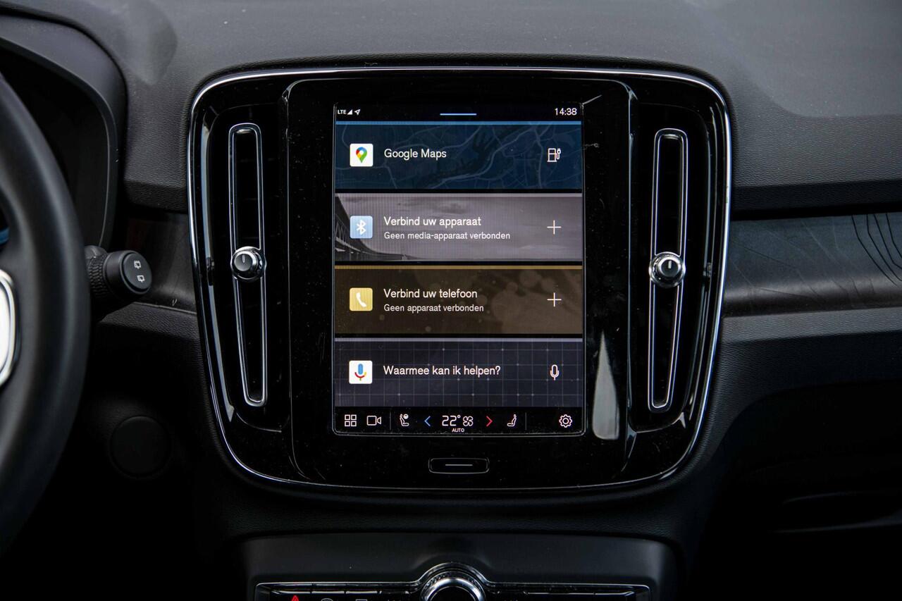 Volvo XC40 Recharge Plus 70 kWh | Adaptive Cruise Control | Dodehoek Detectie | SOH 95% | Stoel en Stuurverwarming | 20" | Nubuck Bekleding |