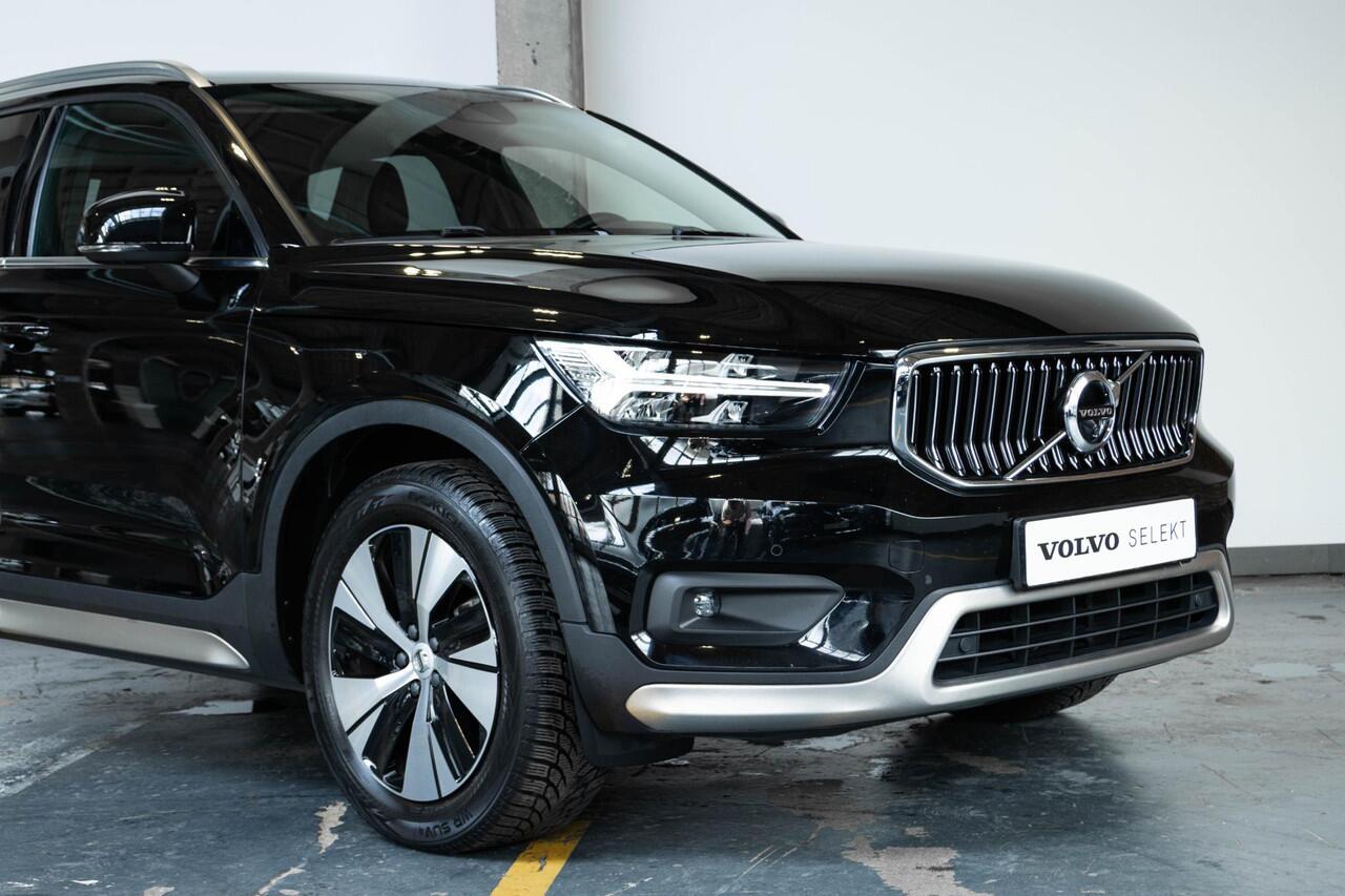 Volvo XC40 B4 Inscription | Verwarmbare voorstoelen en achterbank | Verwarmbaar stuurwiel | 360° parkeercamera | Adaptive cruise control | Premium audio | BLIS | Volvo on Call | Parkeerverwarming | Parkeersensoren voor + achter |