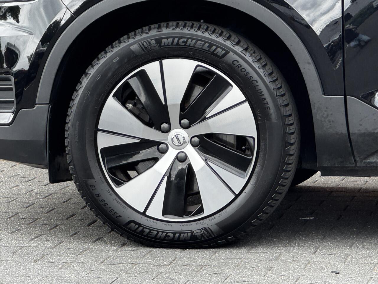 Volvo XC40 1.5 T4 Recharge Inscription Expression PDC v+a / Navigatie / Camera / Carplay / 18 "lm velg