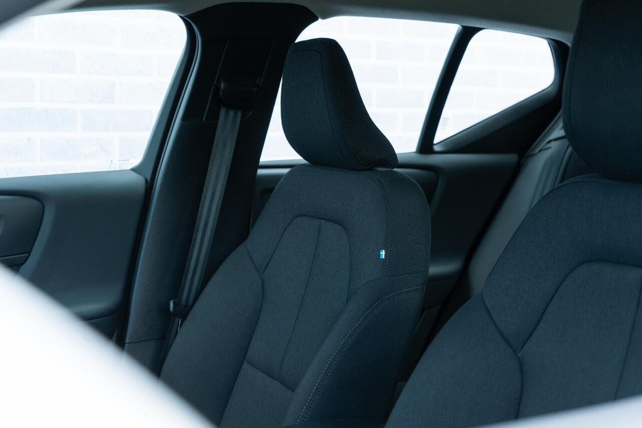 Volvo XC40 1.5 T2 Momentum Core | Cruise Control | Navigatie | Apple CarPlay & Android Auto | Parkeersensoren Achter | DAB Radio |