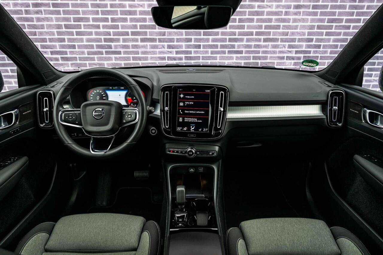 Volvo XC40 1.5 T4 Plug-in hybrid Plus Dark | Trekhaak | Stoel en Stuurverwarming | Harman Kardon | 19" Velgen | LED mistlampen |
