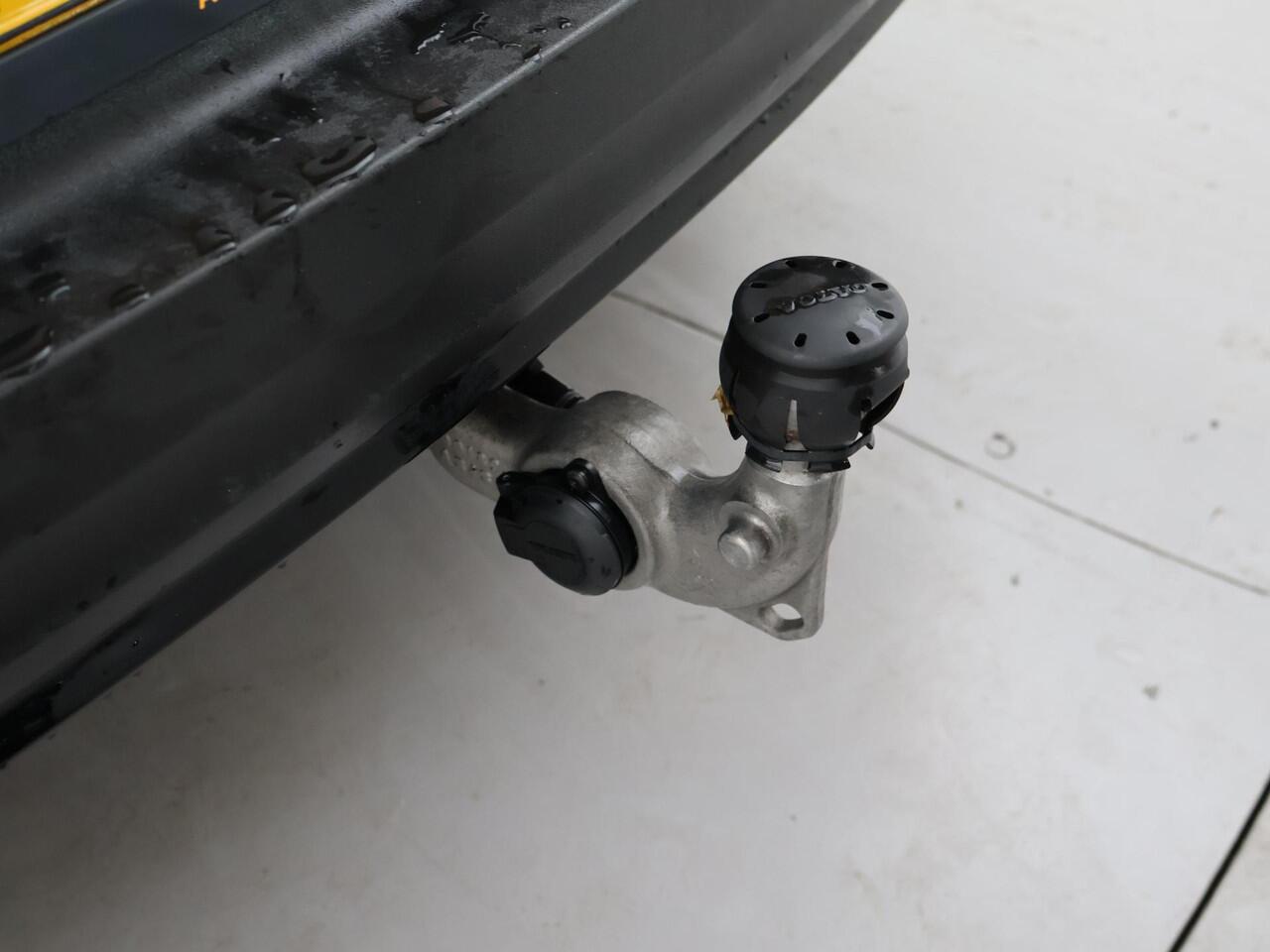 Volvo XC40 RECHARGE TWIN PRO 408 PK + TREKHAAK WEGKL. | 360 CAMERA | PANORAMA | 20 INCH | HARMAN/KARDON