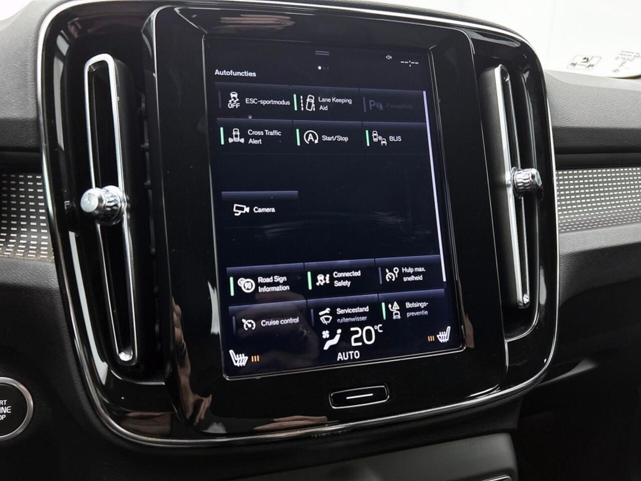 Volvo XC40 T3 Geartronic R-Design | Adaptive cruise | Trekhaak | Climate