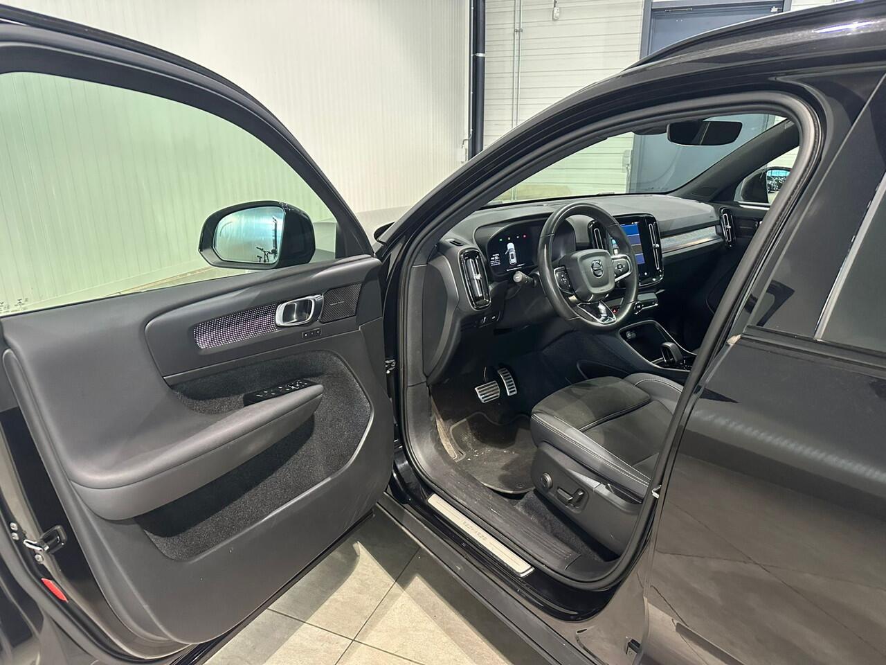 Volvo XC40 Aut. Recharge Twin Ultimate ACC Leder 360camera 408pk