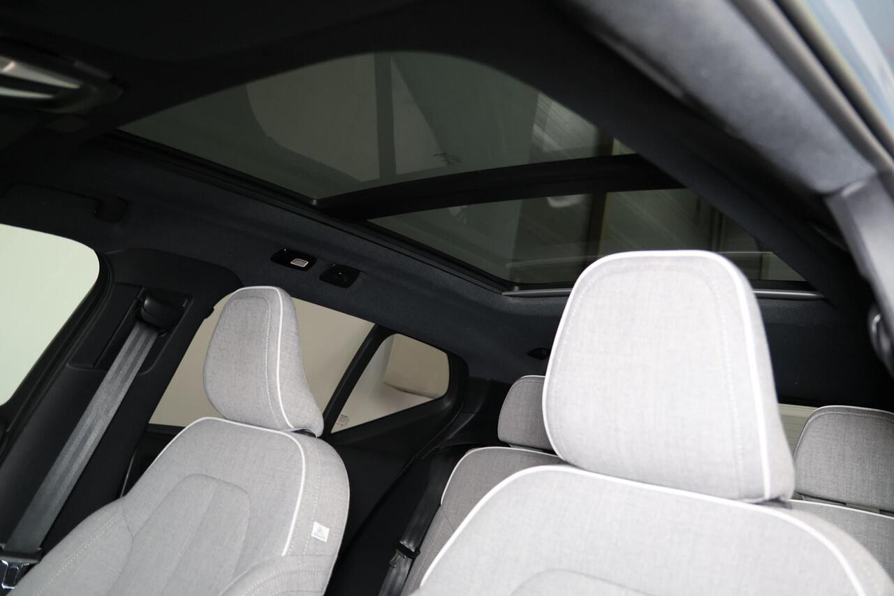 Volvo XC40 Recharge Twin Ultimate 78 kWh - Panorama/schuifdak - IntelliSafe Assist & Surround - 360º Camera - Harman/Kardon audio - Verwarmde voorstoelen & stuur - Parkeersensoren voor & achter - Elektr. bedienb. voorstoelen met geheugen links - Draadloze tel. lader