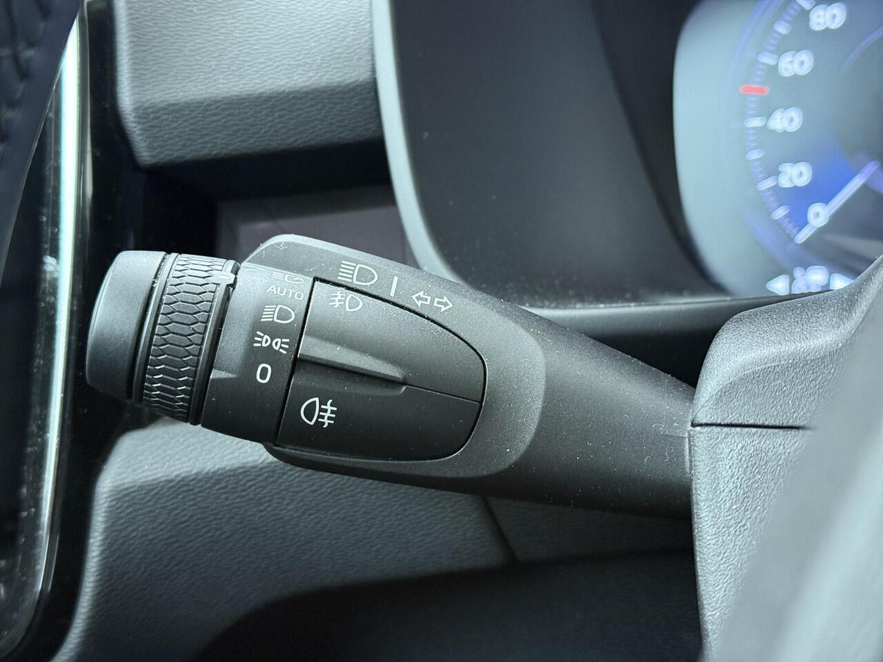 Volvo XC40 1.5 T5 Plug-in hybrid Ultimate Dark | 262 Pk | SoH 92% | Panoramadak | Wegklapbare trekhaak | Stoel-Stuur verwarming | Apple carplay - Androidauto | Navigatie |