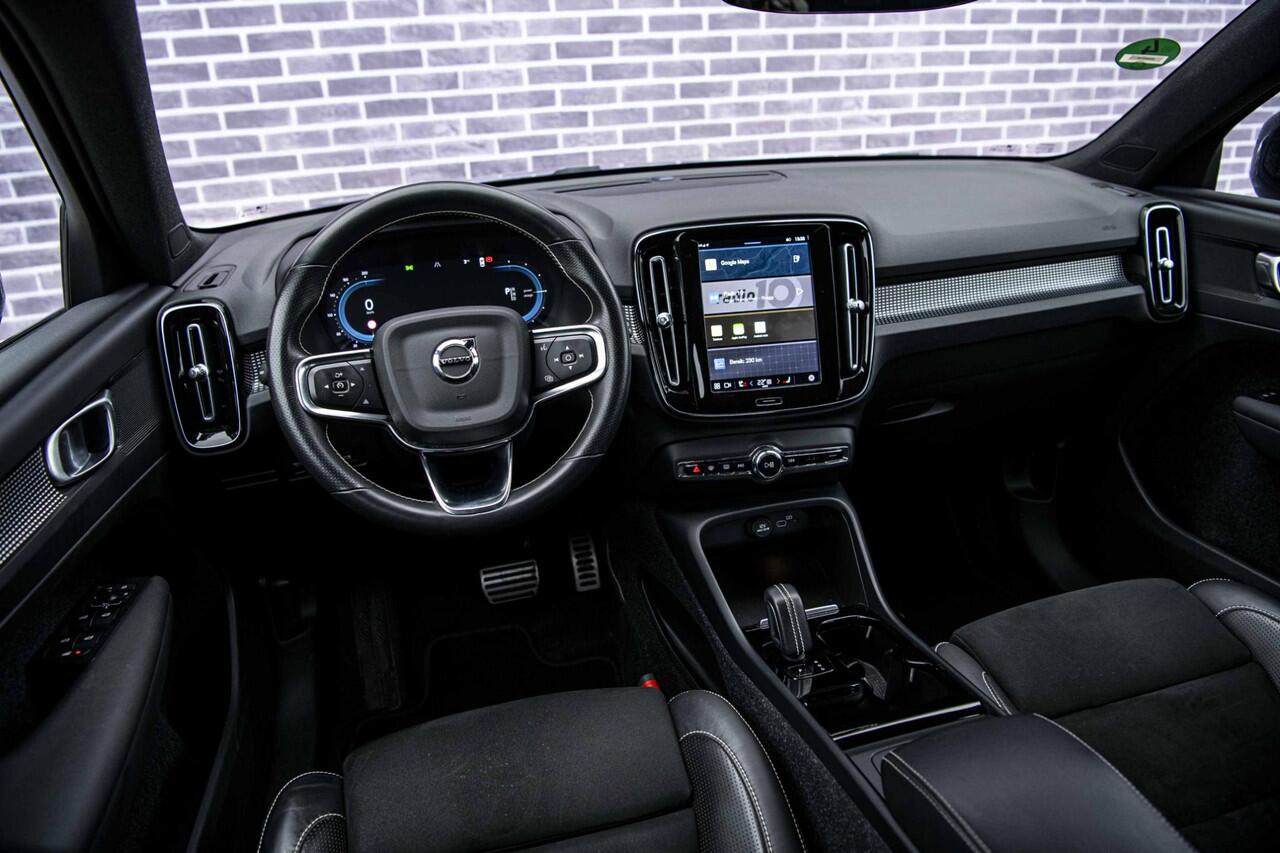 Volvo XC40 Recharge P8 AWD R-Design | Keyless | Stoel-/ Stuurverwarming | Trekhaak | Harman & Kardon | Adaptieve Cruise Control | Carplay | DAB | BLIS |