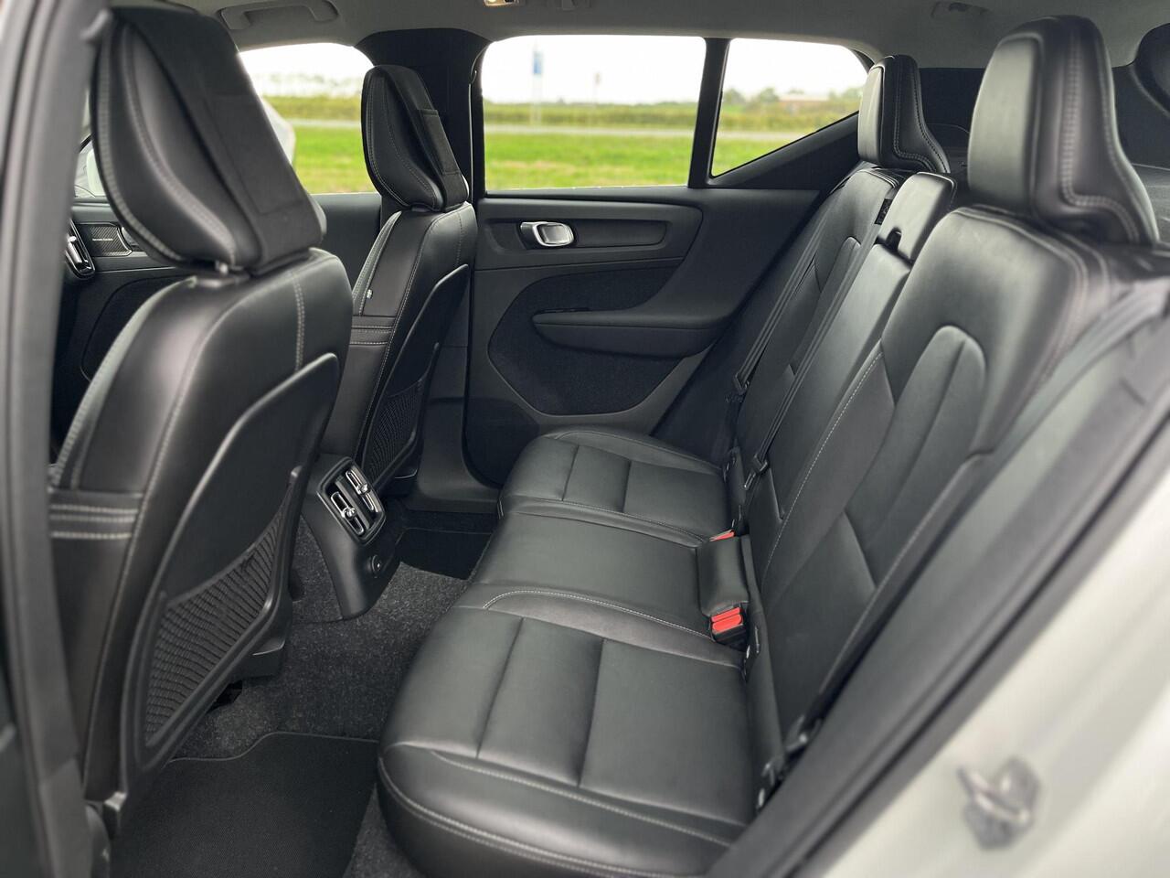 Volvo XC40 T4 Recharge Inscription | Leder | Panoromadak | Trekhaak | Automaat