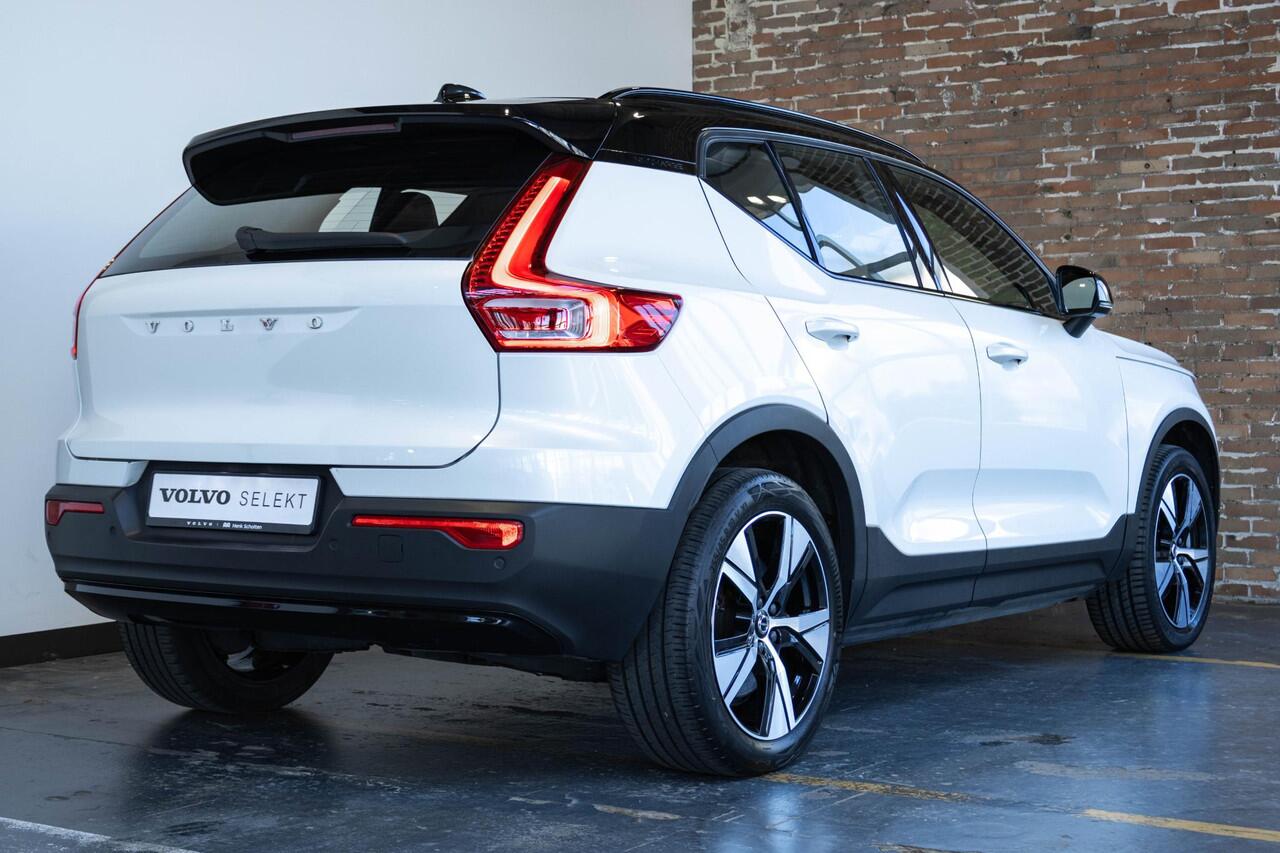Volvo XC40 Recharge P8 AWD R-Design | Dealeronderhouden | Panoramadak | Stoelverwarming | Parkeersensoren achter | Parkeercamera | Adaptive cruise control | Warmtepomp | Adaptive cruise control | BLIS |