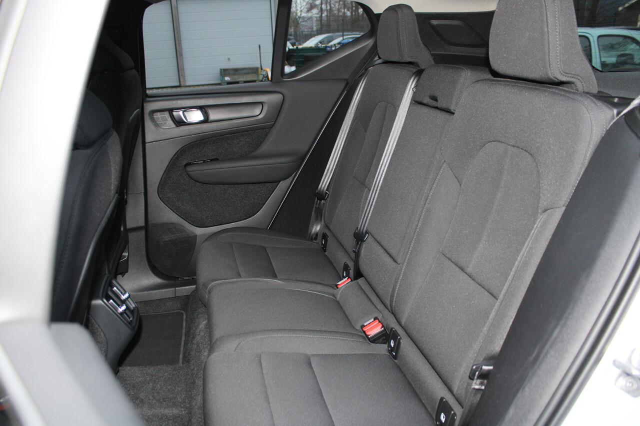 Volvo XC40 T2 automaat Business Pro | Adaptieve Cruise | Park assist camera | Dealer onderhouden