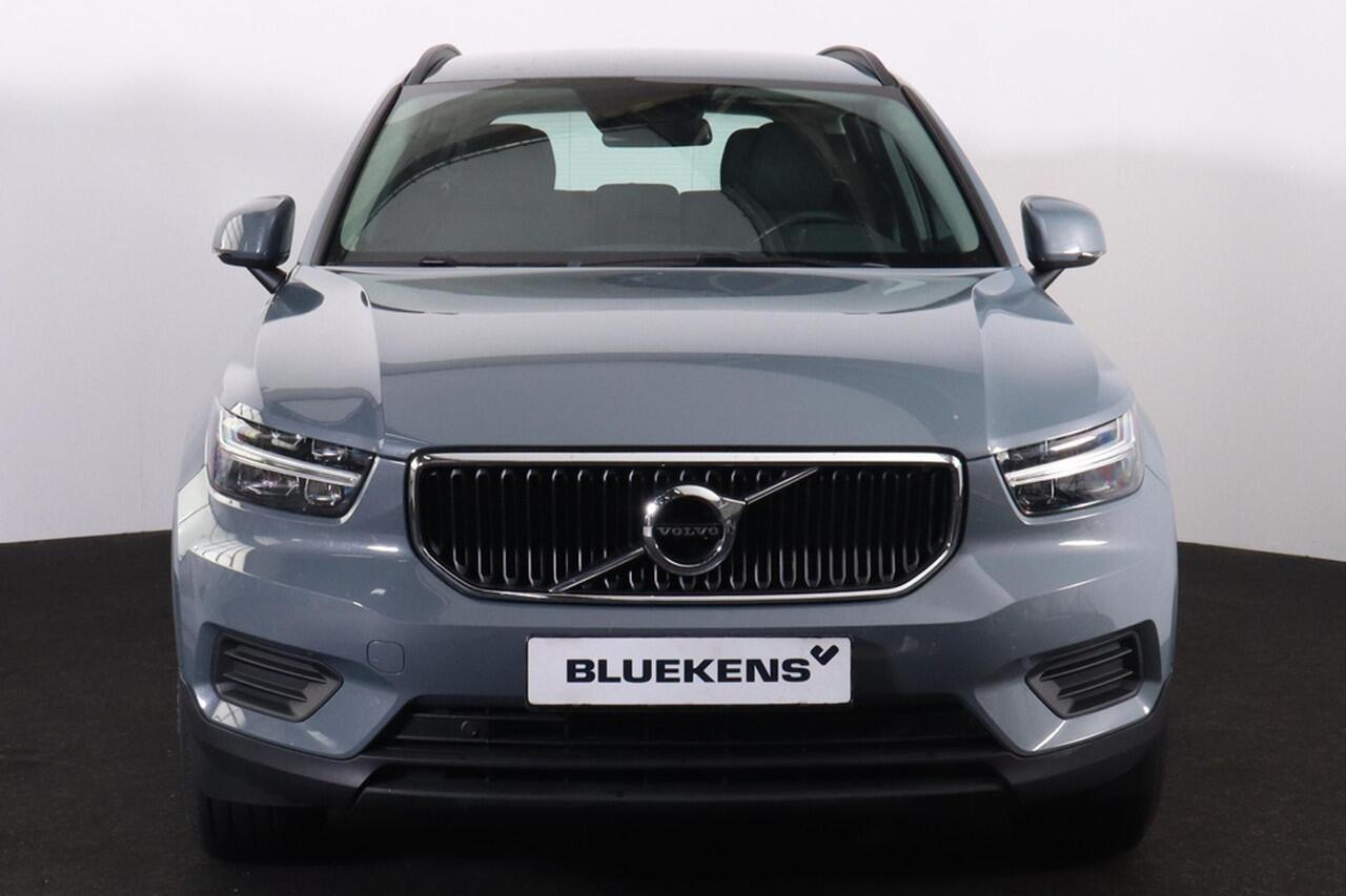 Volvo XC40 T2 Momentum Core - AUTOMAAT - LED-koplampen - Sensus navigatie - Cruise Control - Climate Control