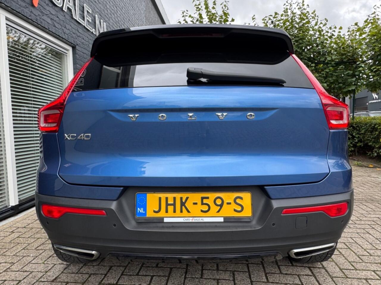 Volvo XC40 1.5 T3 R-Design + D-glas + Harman Kardon Sound + 18 Inch Lmv