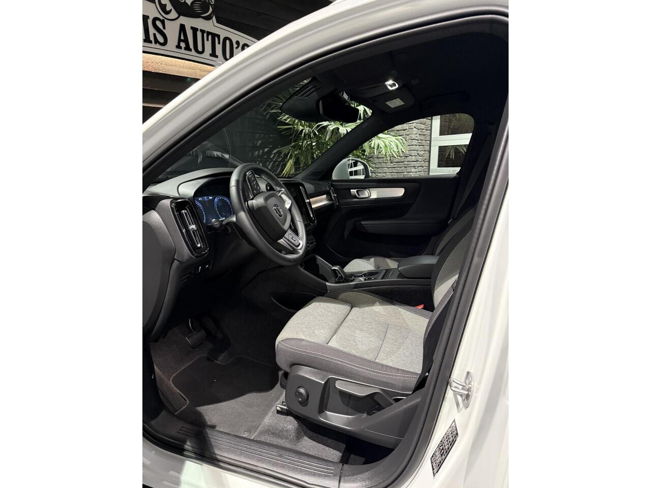 Volvo XC40 1.5 T2 Core Autom Apple CarPlay Stoel-Stuur Verw