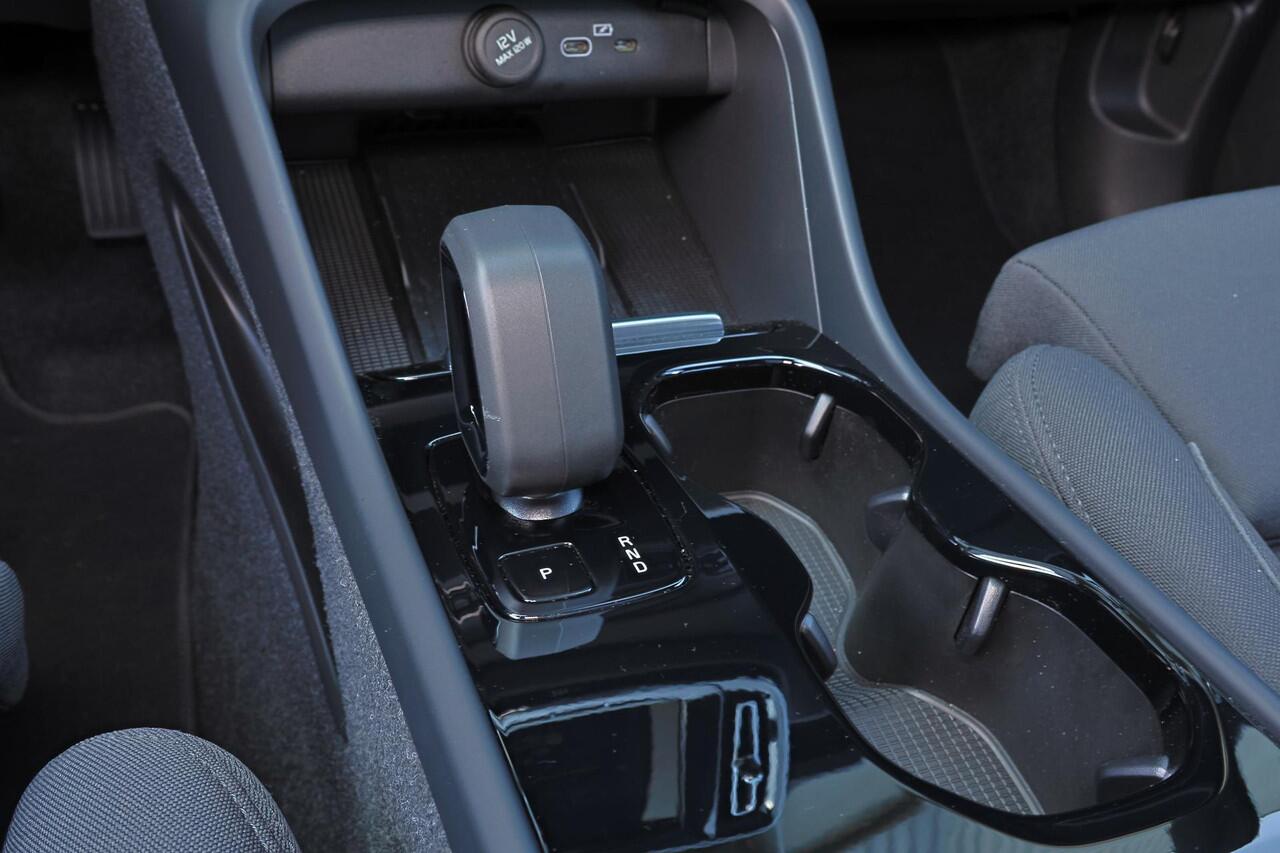 Volvo XC40 Extended Range Ultimate 82 kWh - Panorama/schuifdak - IntelliSafe Assist & Surround - 360º Camera - Harman/Kardon audio - Verwarmde voorstoelen, stuur & achterbank - Parkeersensoren voor & achter - Elektr. bedienb. voorstoelen met geheugen - Warmtepomp - 