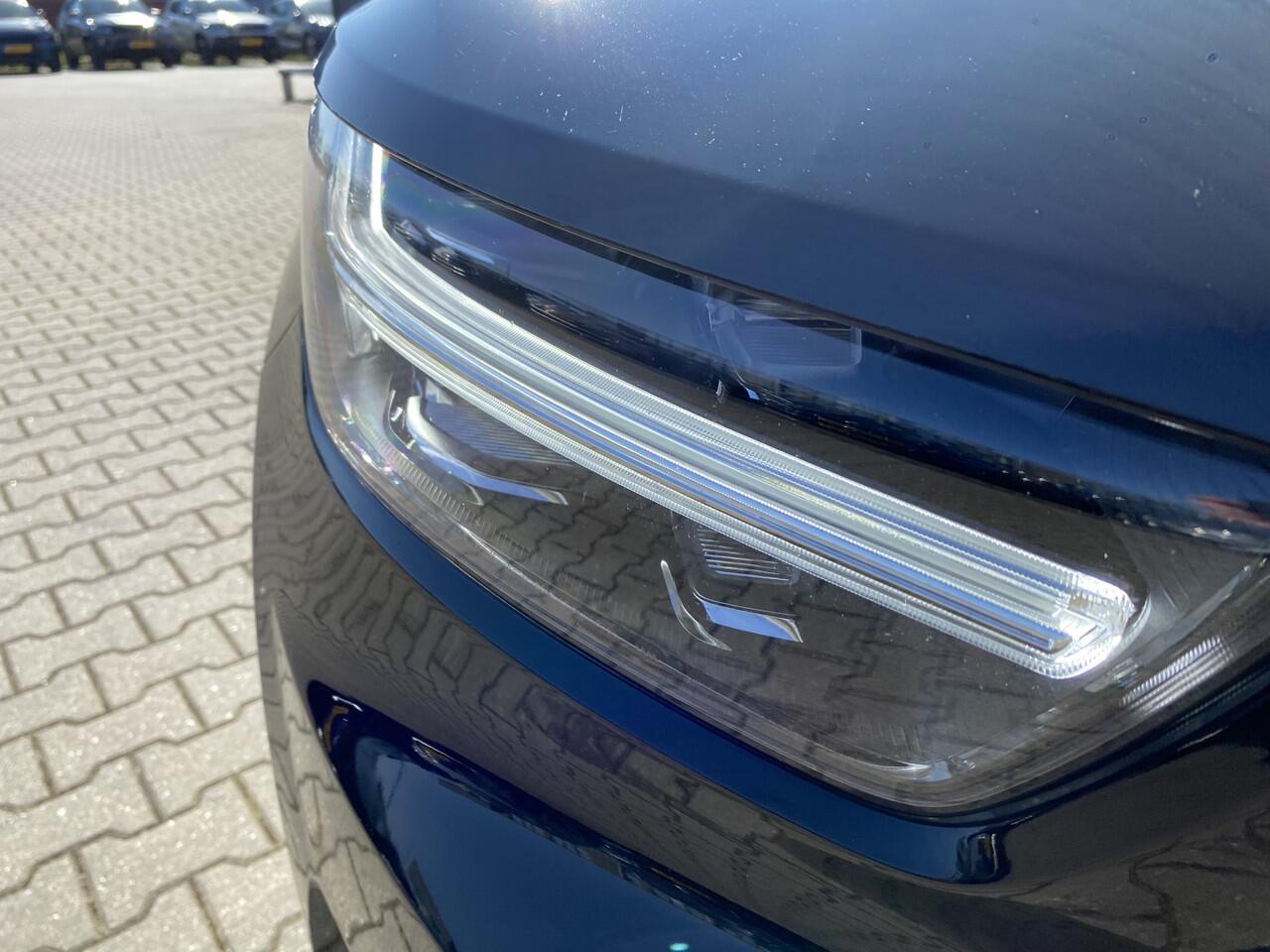 Volvo XC40 2.0 B 4 R-Design Stoelverwarming, Camera & App-Connect