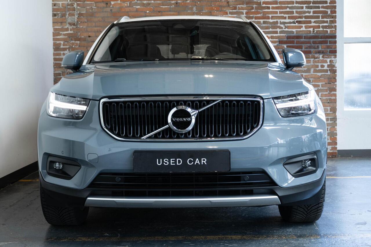 Volvo XC40 B4 Automaat Business Pro | Dealeronderhouden | Adaptive cruise control | BLIS | Zwarte Roofrails kan ook | Parkeercamera | Volvo on Call | Navigatie | 18'' Lichtmetalen velgen