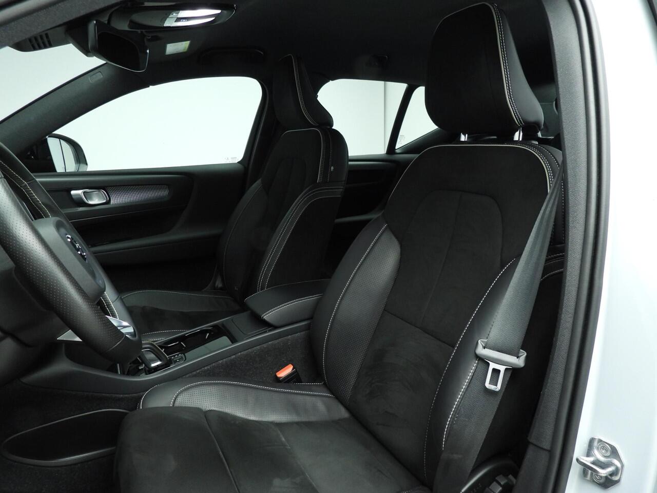 Volvo XC40 Recharge P8 AWD R-Design SoH 93,6% | Keyless | Navi | 19"