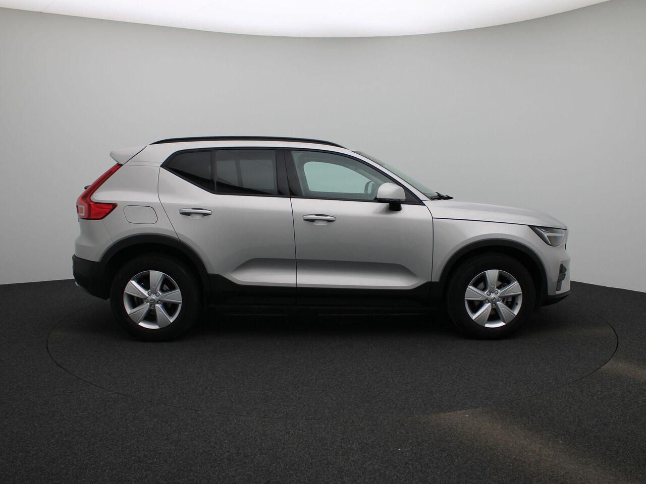 Volvo XC40 T2 Essential | Navigatie | Climate control | Parkeersensoren