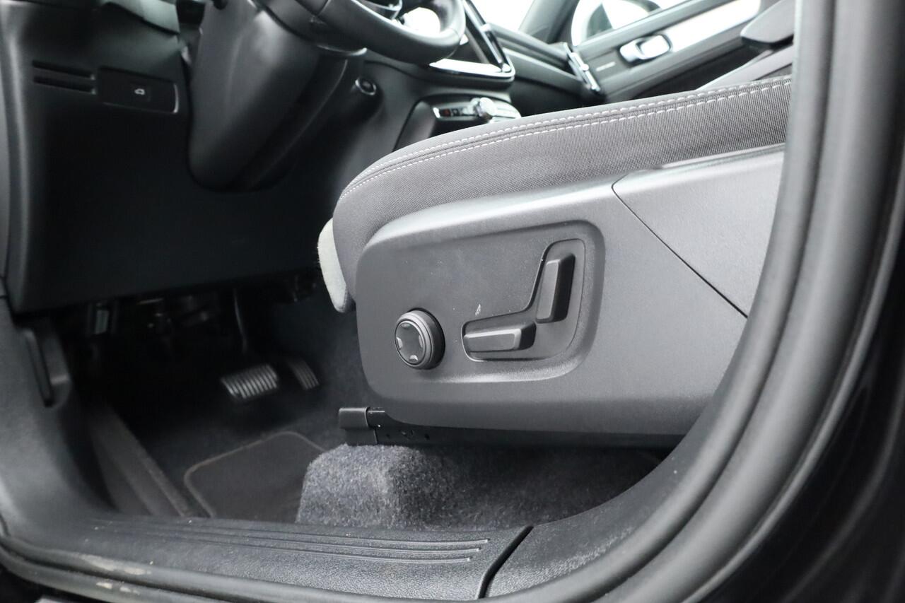 Volvo XC40 2.0 B3 Black Edition | Adapt. Cruise | Dodehoek | 360cam | CarPlay | Harman Kardon