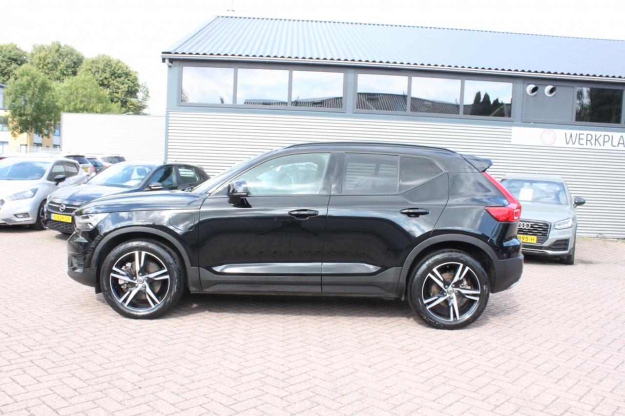 Volvo XC40 1.5 T5 TE R-Design, panoramadak, Harman Kardon, 262pk
