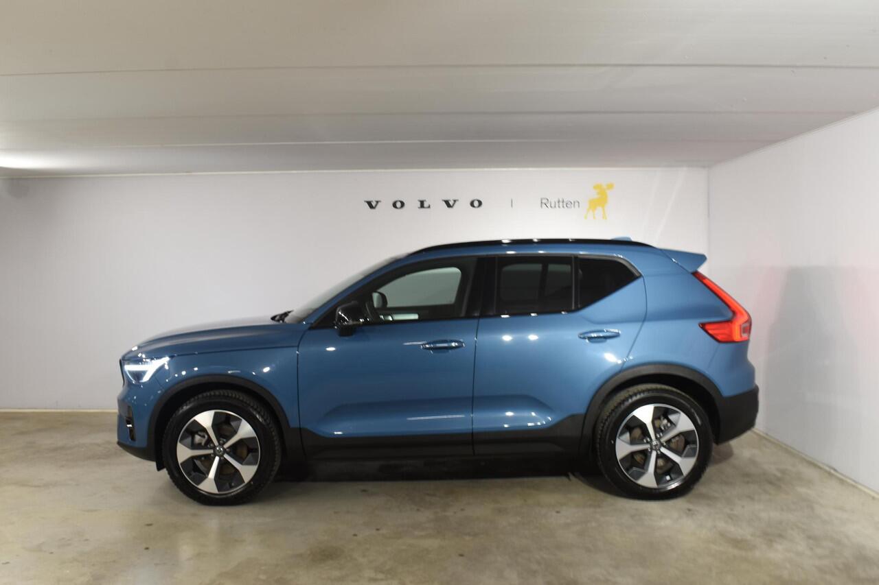 Volvo XC40 B4 211PK Automaat Plus Dark / Climate pack / Donker getint glas / 19'' velgen / Adaptieve cruise control / DAB+ / El. Achterklep