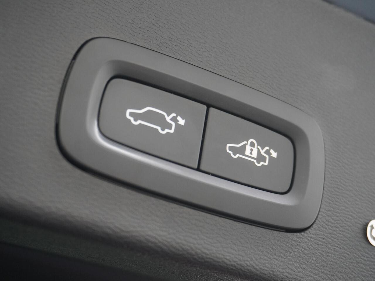 Volvo XC40 1.5 T4 Recharge R-Design 20inch/Sportstoelen-Leder/Harman Kardon etc.