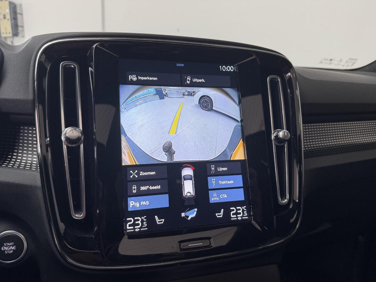 Volvo XC40 1.5 T5 Recharge Inscription | Panoramadak | Camera | Trekhaak wegklapbaar | Navigatie | Adaptieve cruise control