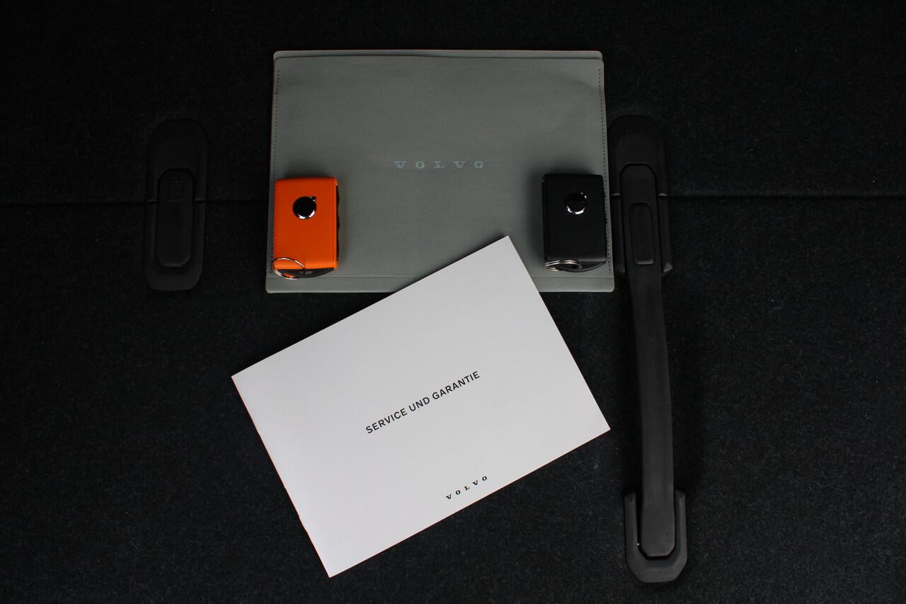 Volvo XC40 B3 Automaat Core | Camera | AppleCarplay | El. Voorstoelen | Parkeersensoren V+A | DAB |