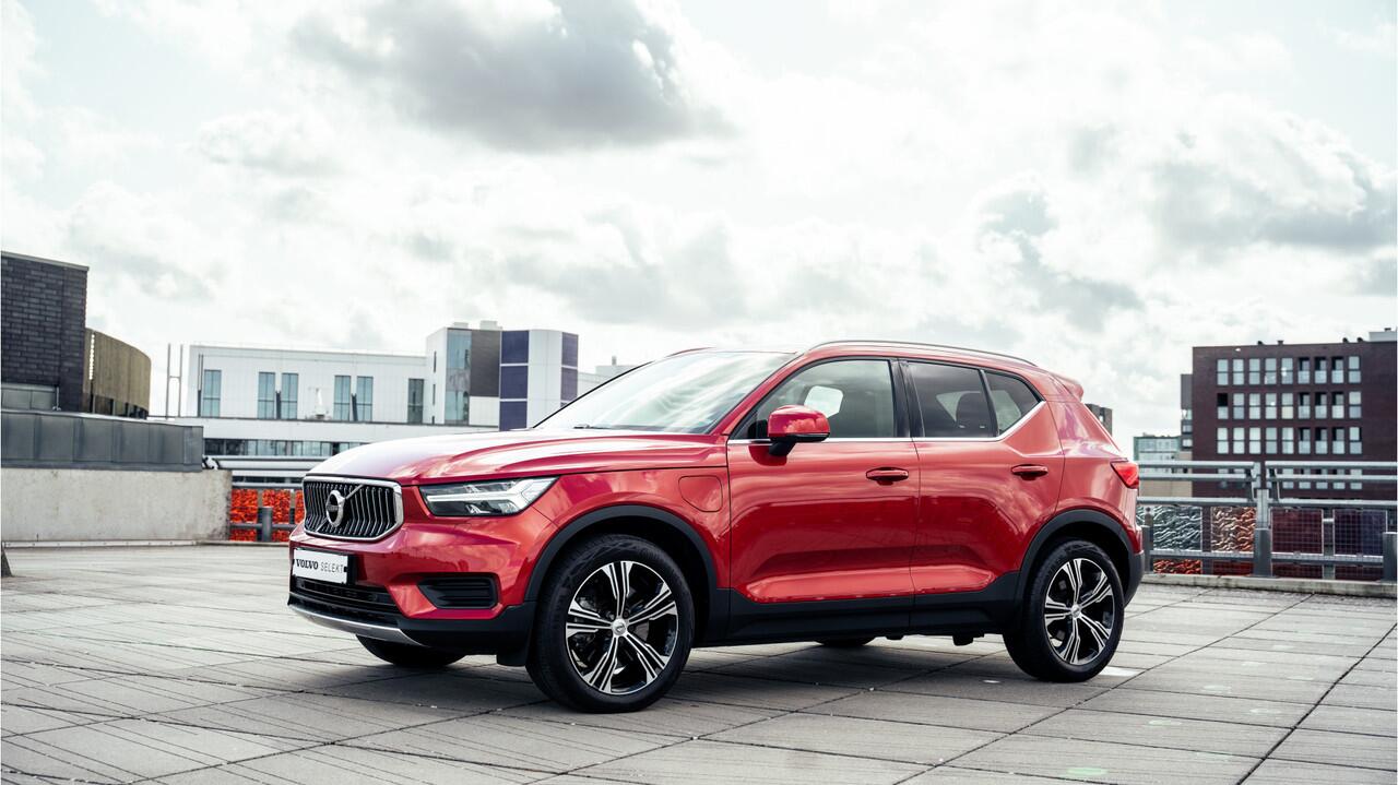 Volvo XC40 T4 Recharge Inscription / Leder / 19" velgen / Achterbank verwarmd /