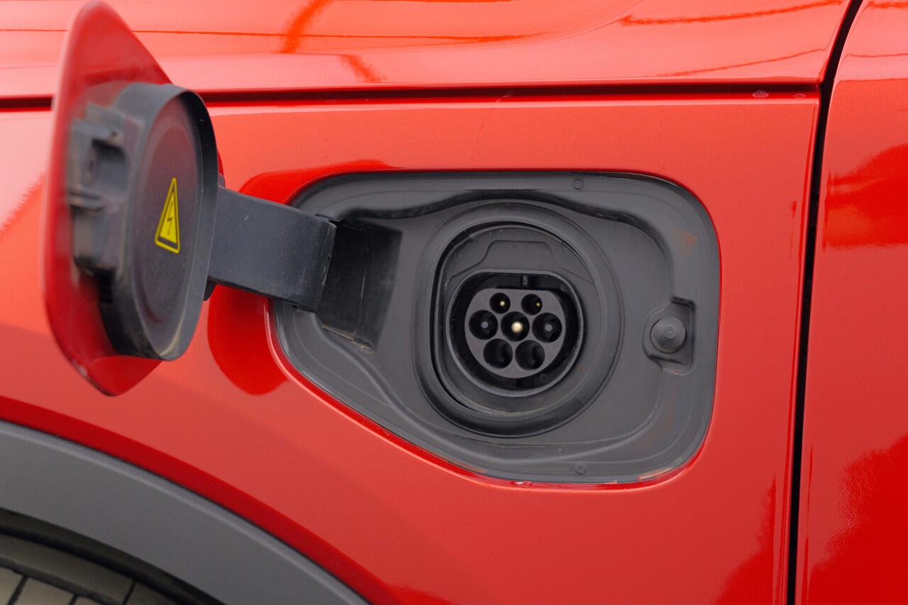 Volvo XC40 1.5 T5 Twin Engine Momentum Pro | Keyless start | Elk. achterklep