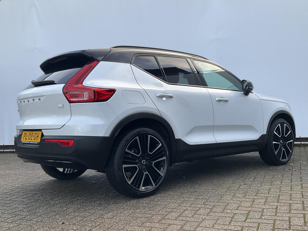 Volvo XC40 1.5 T5 262pk Recharge R-Design 360° HK Pano Trekhaak Stoel/Stuurverw. PHEV