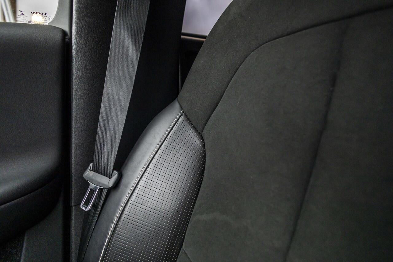 Volvo XC40 1.5 T3 R-Design | Camera | Carplay | Stoelverw.