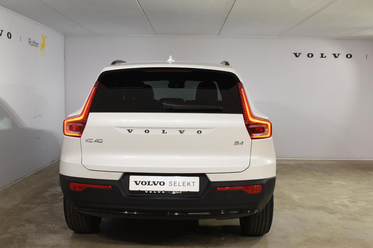 Volvo XC40 B4 211PK Automaat Plus Dark / Harman Kardon / Donker getint glas / Elektrisch bedienbare stoelen / 19''velgen / Driver assist / Microtech Nubuck / Camera achter