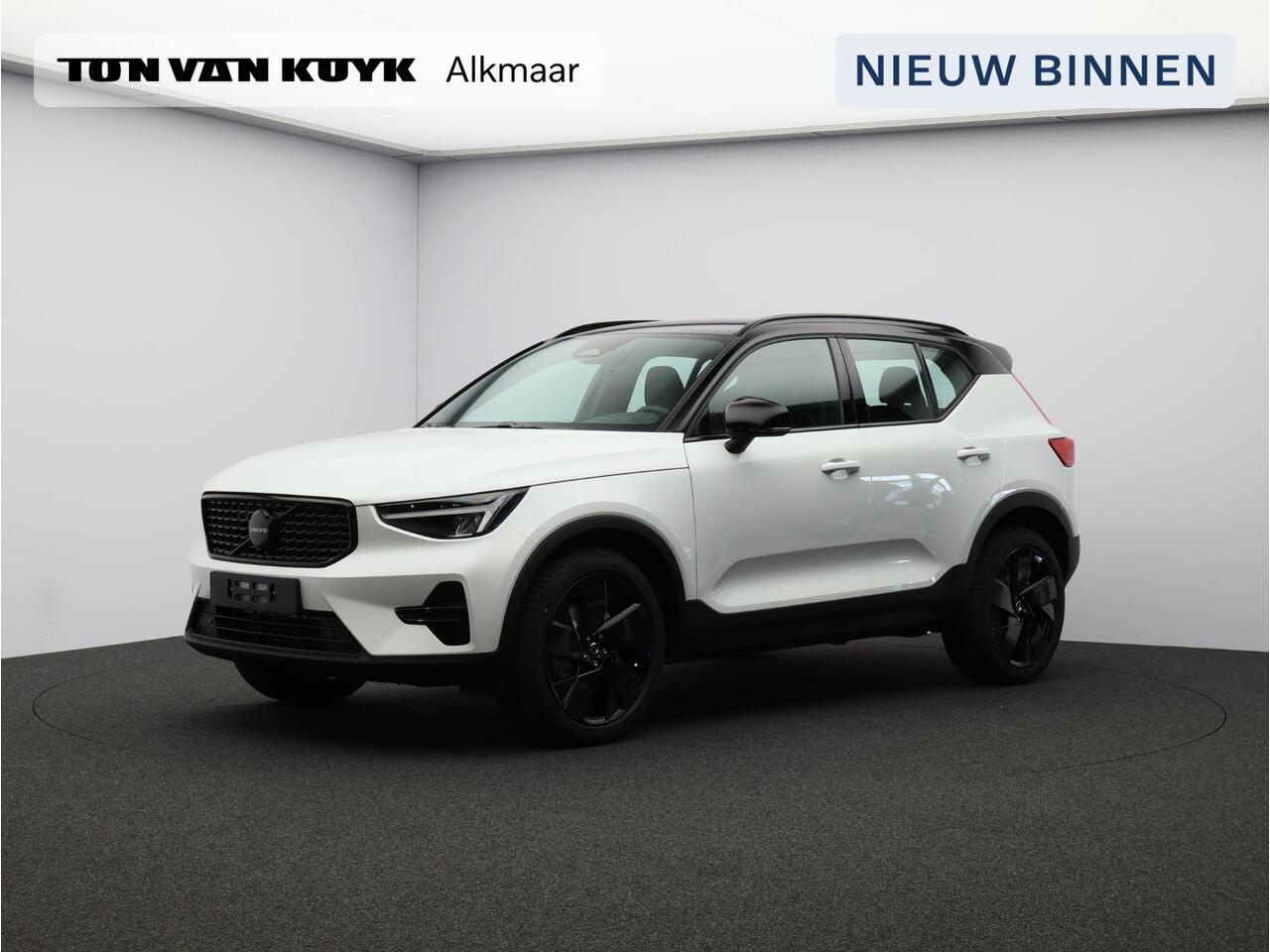 volvo-xc40-2.0-b4-plus-black-editio