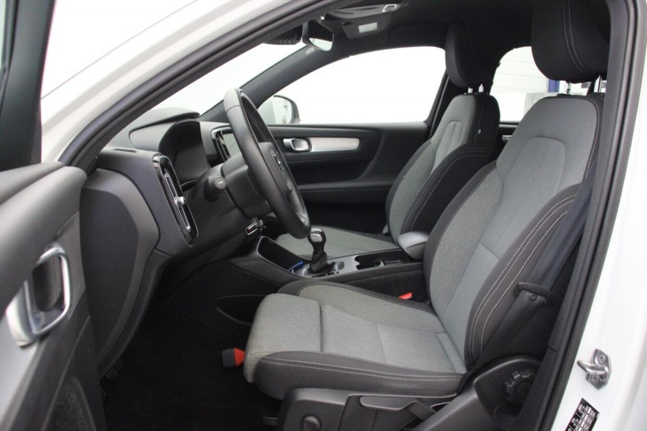 Volvo XC40 1.5 T2 Momentum - Carplay, Navi, Cruise