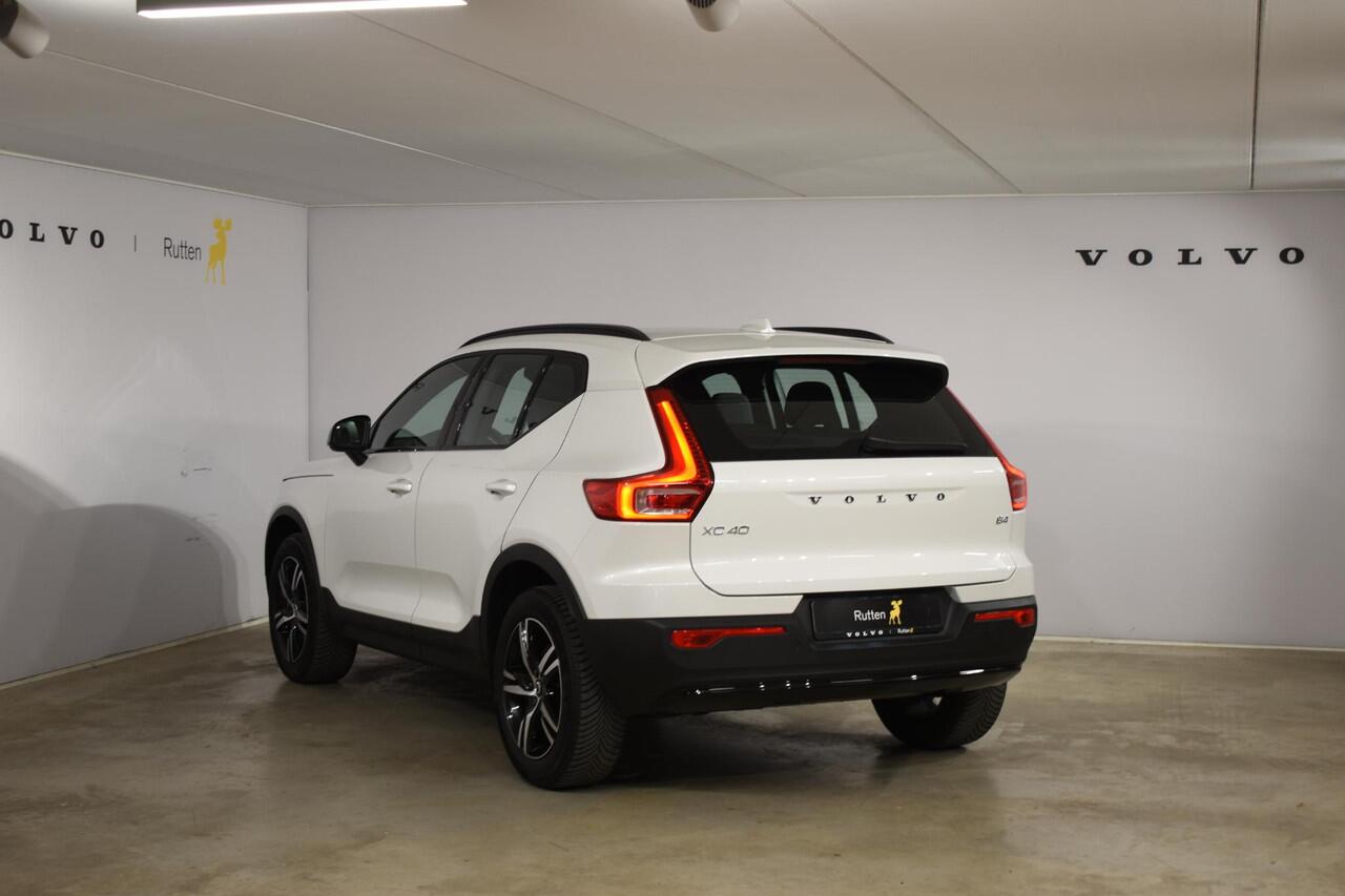 Volvo XC40 B4 211PK Automaat Plus Dark / Adaptieve Cruisecontrol / Parkeersensoren / Stoelverwarming / Stuurverwarming / Elektrische Stoelen / Trekhaak /