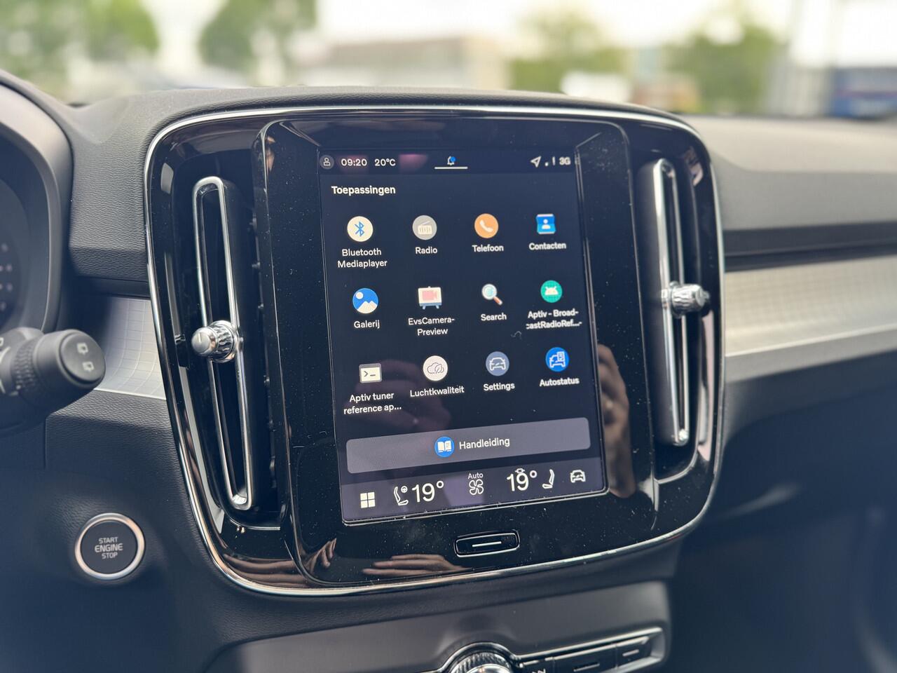 Volvo XC40 2.0 B4 Automaat Plus Dark Lounge | 20'' Wielen | Forest Lake