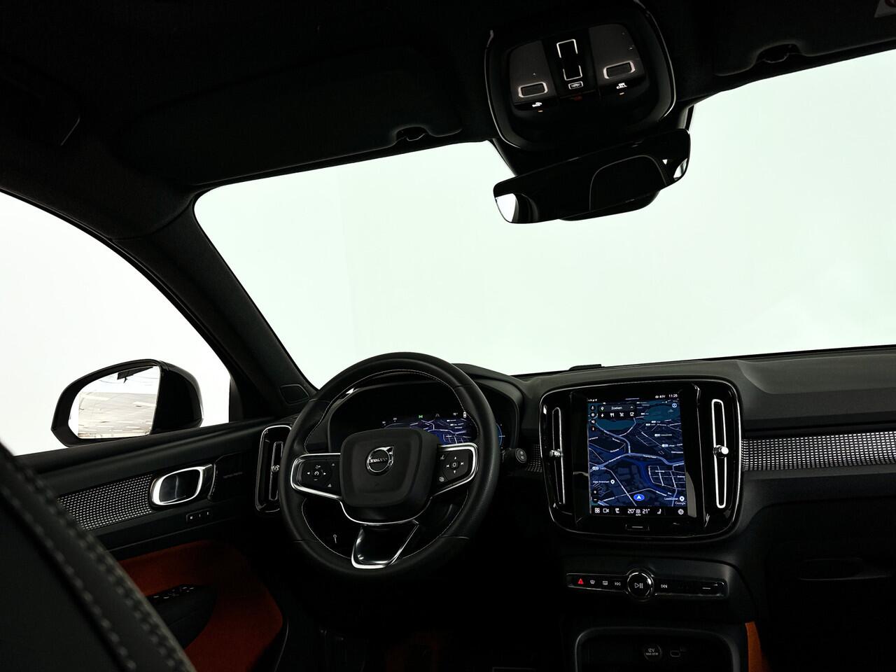 Volvo XC40 Recharge P8 AWD R-Design | Panoramadak | 360° camera | Harman Kardon | Stoel- en Stuurverwarming