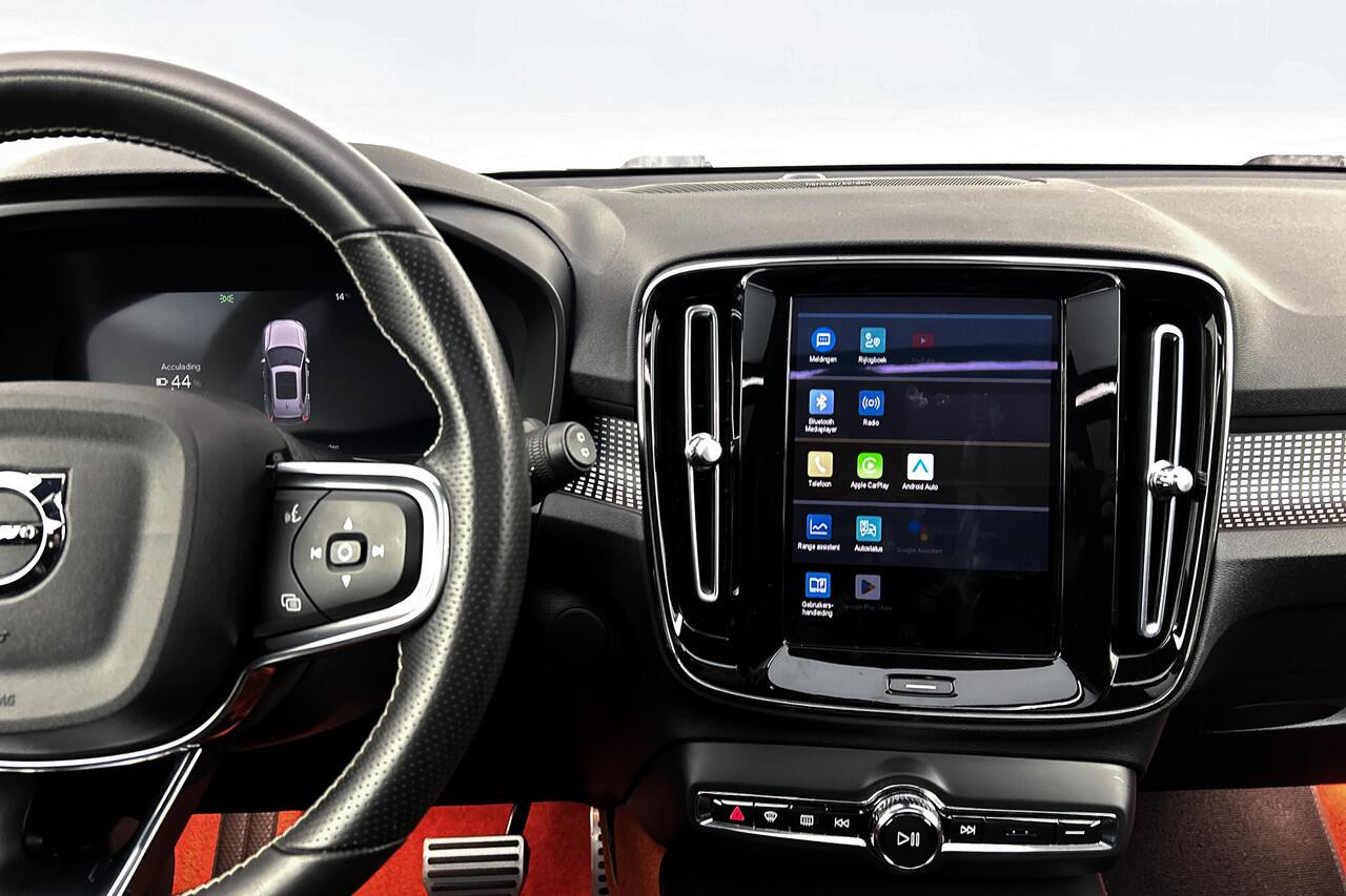 Volvo XC40 Recharge P8 AWD R-Design | Panoramadak | Trekhaak | Stoelverwarming | Camera