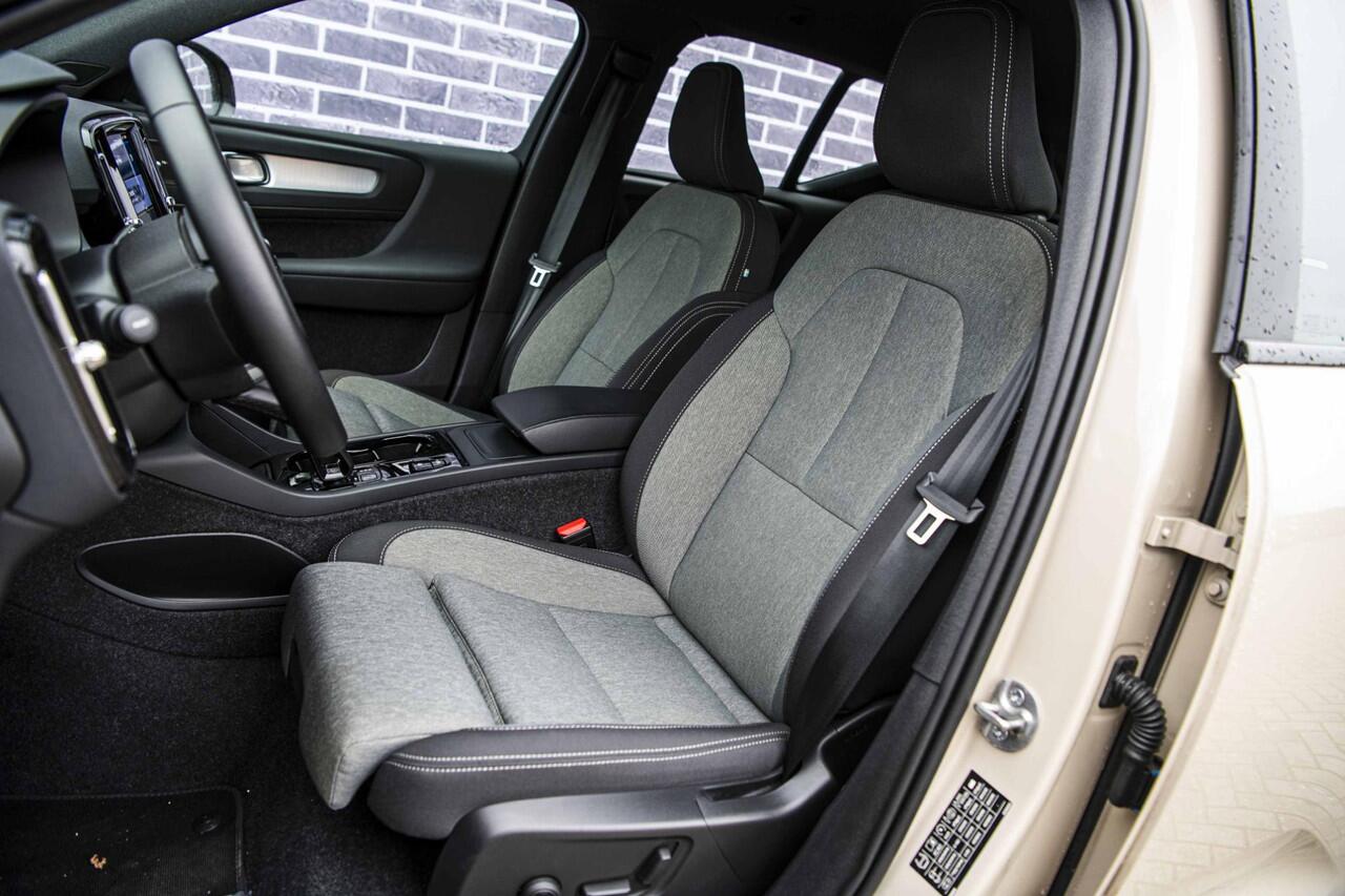 Volvo XC40 2.0 B4 Plus Dark | Trekhaak | Adaptive Cruise Control | Dode hoek detectie BLIS | Harman/Kardon audio | Elektrische stoelverstelling | Stoel- en stuurverwarming | Verwarmde Voorruit |