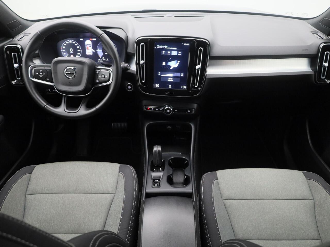 Volvo XC40 1.5 T4 Recharge Inscription Expression | CAMERA | KEYLESS