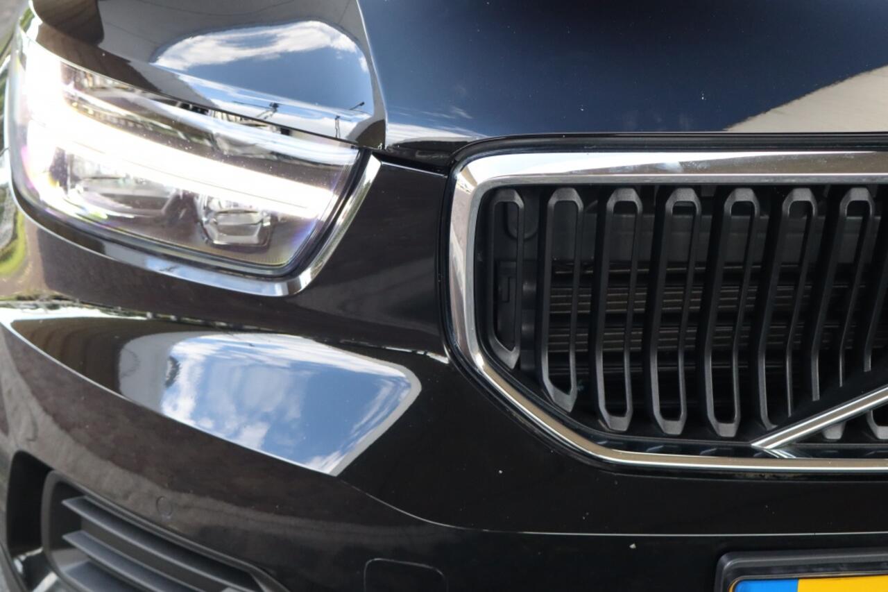 Volvo XC40 1.5 T3 | Geen import | Camera | Schuifdak | Carplay
