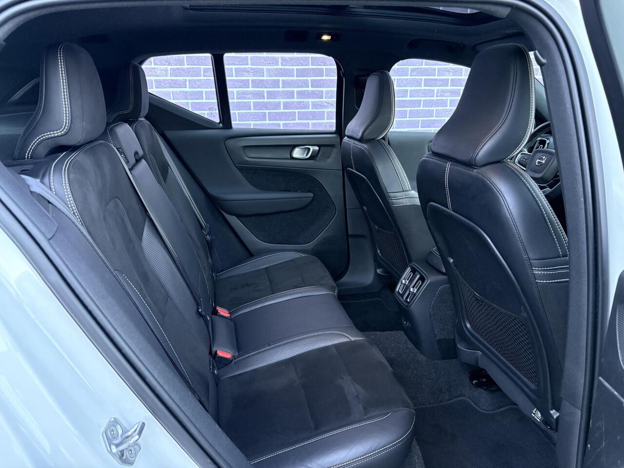 Volvo XC40 Recharge P8 AWD R-Design | Adaptieve cruise controle | BLIS | Panorama Schuifdak | 360º Camera | Harman/Kardon | Adaptive LED koplampen | Memory | VOL